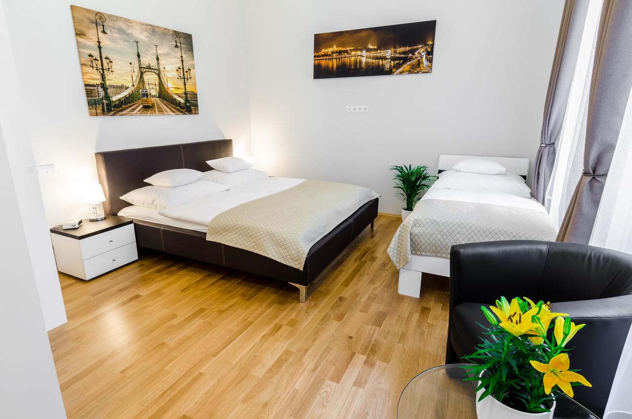 Comfort Triple Room - Anabelle Bed and Breakfast Budapest